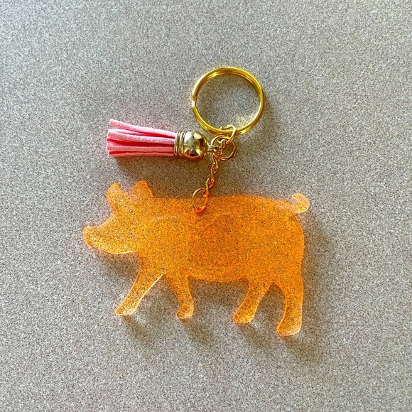 🎉🎉2x HP🎉🎉 Handmade Pig Keychain - Picture 1 of 6